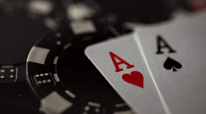 Posisi meja mempengaruhi keputusan strategis dalam Casino Hold'em